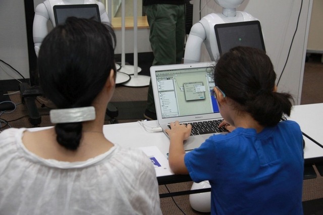 小学生がPepperのプログラミングに取り組む