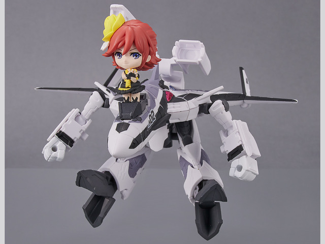 「VF-31F ジークフリード (メッサー・イーレフェルト機) with カナメ・バッカニア」 4,950円（税10%込）（C)2015 BIGWEST