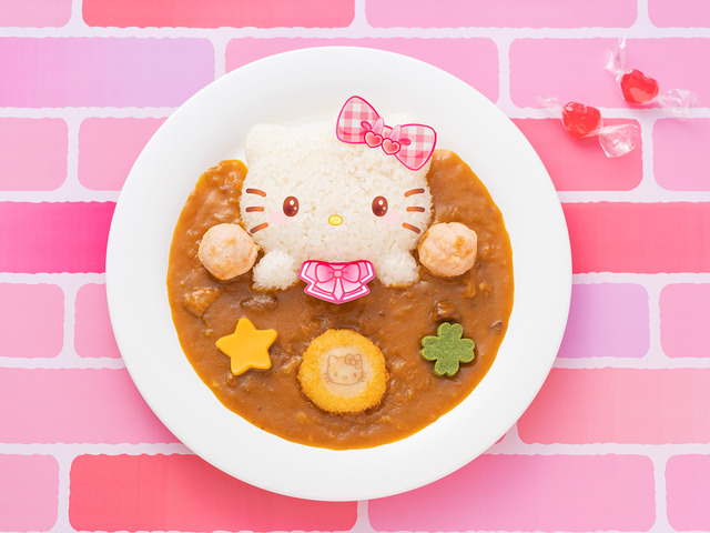 サンリオピューロランド「フレフレ★ピューロ学園」フレフレ★えびつみれカレー（C）2022 SANRIO CO., LTD. TOKYO, JAPAN