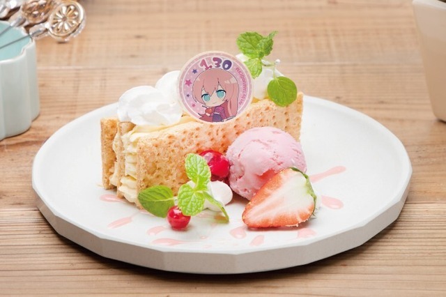 Birthdayミルフィーユプレート＜巡音ルカ＞ブロマイドカード付き　1,320円（税込）提供期間：1月30日（月)～2月5日（日)