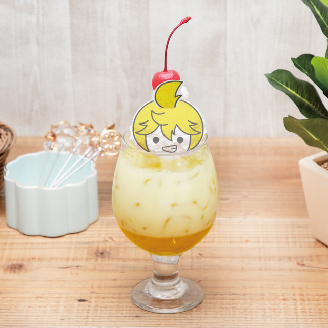 鏡音レンのフルーツヨーグルトフロート 990円（税込)