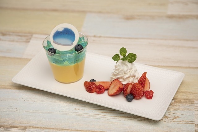 サンシャインシティプリンスホテルと『とんでもスキルで異世界放浪メシ』のコラボスイーツメニュー「スイのプルプルプリン」（C）江口連・オーバーラップ／MAPPA／とんでもスキル