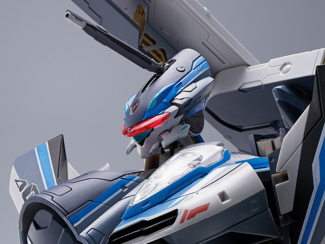 「DX超合金 劇場版 VF-31AX カイロスプラス（ヤテ・インメルマン機）」25,300円（税込）（C）2021 BIGWEST
