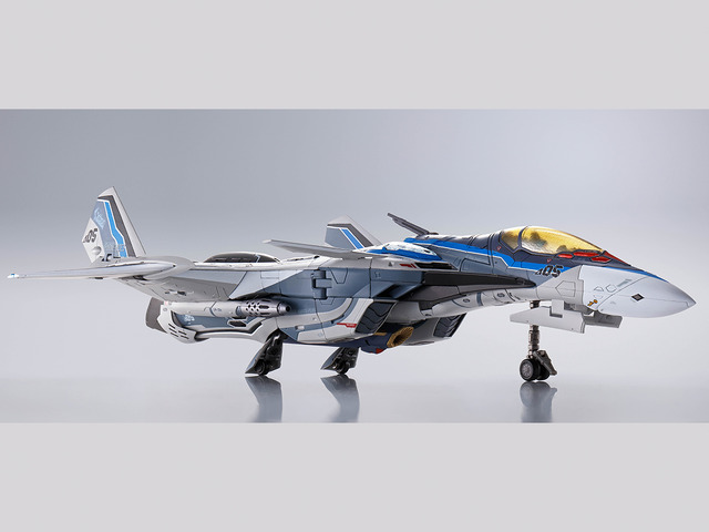 「DX超合金 劇場版 VF-31AX カイロスプラス（ヤテ・インメルマン機）」25,300円（税込）（C）2021 BIGWEST