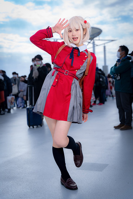 錦木千束『リコリス・リコイル』／あめり （Twitter：@ameri_lapilaz）、撮影：Jon