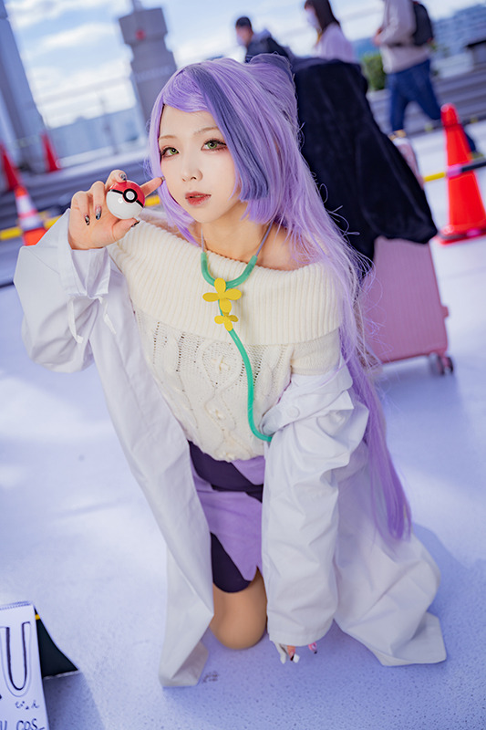 ミモザ『ポケットモンスター スカーレット・バイオレット』／KURU （Twitter：@kuru_cos_）、撮影：Jon