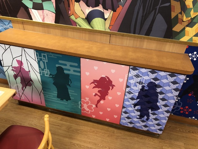 TVアニメ『鬼滅の刃』×牛丼チェーン「すき家」コラボ 東池袋店（C）吾峠呼世晴／集英社・アニプレックス・ ufotable