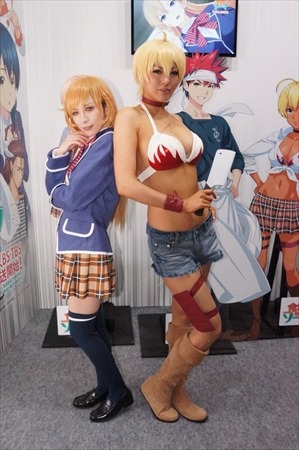 実物大アルスラーン騎馬立像が電通ブースに登場 人気作品のコスプレフォトスポットも@AnimeJapan2015