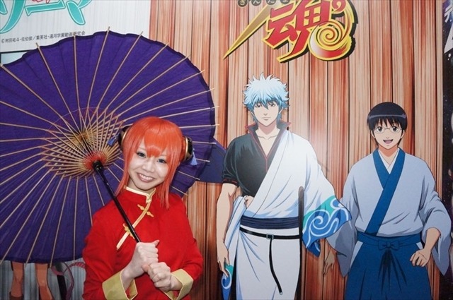 実物大アルスラーン騎馬立像が電通ブースに登場 人気作品のコスプレフォトスポットも@AnimeJapan2015