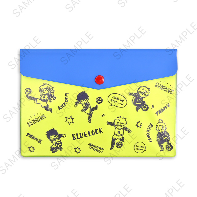 『ブルーロック』× ビィズニィズ「エンベロープケース（KICK OFF!）」（C）金城宗幸・ノ村優介・講談社／「ブルーロック」製作委員会