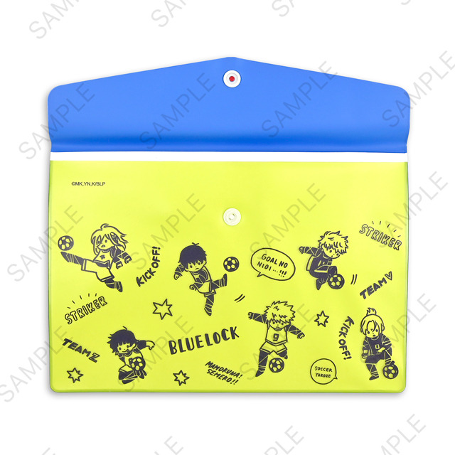 『ブルーロック』× ビィズニィズ「エンベロープケース（KICK OFF!）」（C）金城宗幸・ノ村優介・講談社／「ブルーロック」製作委員会