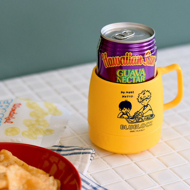 『ブルーロック』× ビィズニィズ「DINEXマグカップ（潔と國神）」（C）金城宗幸・ノ村優介・講談社／「ブルーロック」製作委員会