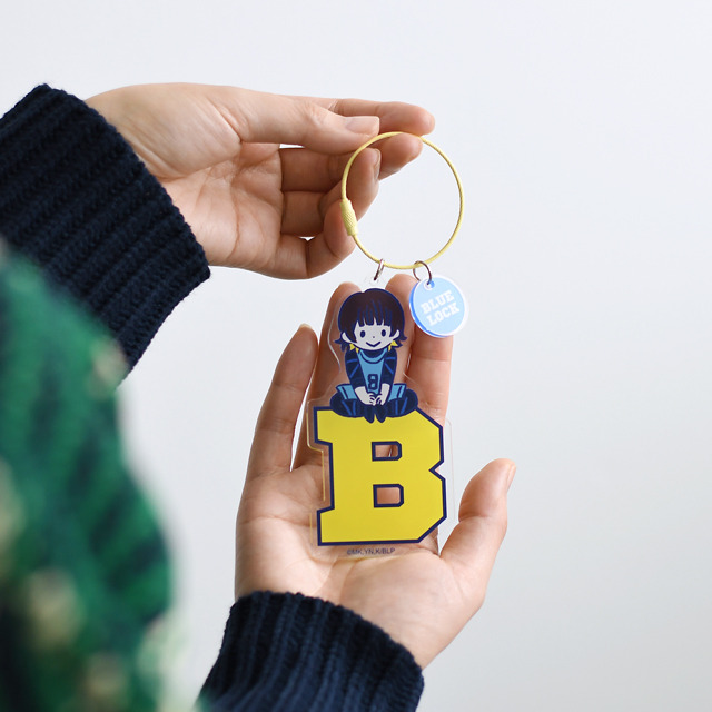 『ブルーロック』× ビィズニィズ「ビッグアクリルキーホルダー（蜂楽 廻）」（C）金城宗幸・ノ村優介・講談社／「ブルーロック」製作委員会
