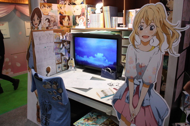 桜がテーマ！アニプレックスブース「アイマス シンデレラガールズ」、「冴えない彼女の育て方」の等身大パネルが登場