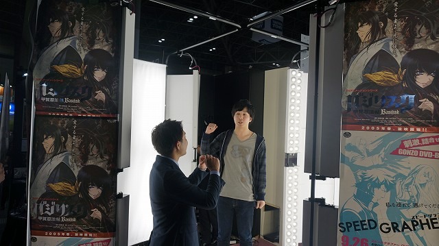 スタッフから説明を受ける