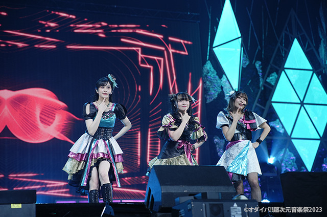 「オダイバ超次元音楽祭-ヨコハマからハッピーバレンタインフェス 2023-」の様子（C）オダイバ 超次元音楽祭 2023