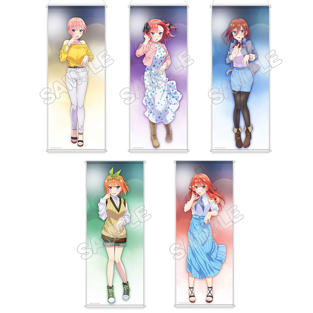 映画 五等分の花嫁／描き下ろしほぼ等身大タペストリー（私服）（C） 春場ねぎ・講談社／映画「五等分の花嫁」製作委員会