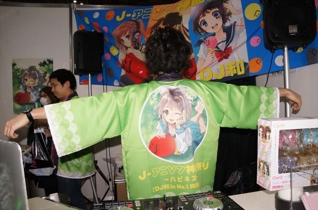 DJ和による神曲祭りに来場者もノリノリ AnimeJapan2015のJアニソン神曲祭り/DJ和ブース
