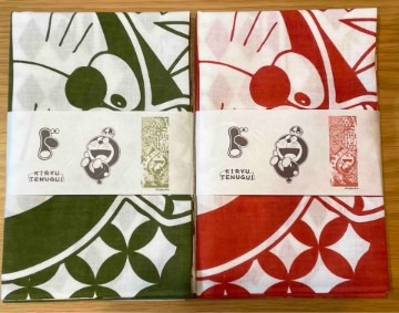 ドラえもんチャンネルアプリ公式オンラインストア限定「えびす手ぬぐい　赤・緑」（C）Fujiko-Pro