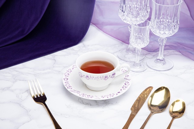 ラウンジティー（C）青山剛昌／小学館・読売テレビ・ TMS 1996