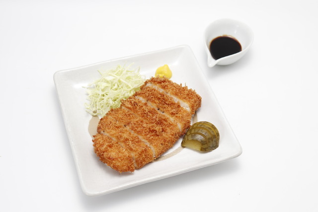 「エヴァンゲリオン×シン・仮面ライダー酒場」加持（キマグロ）リョウジ（C）カラー（C）石森プロ・東映/2023「シン・仮面ライダー」製作委員会