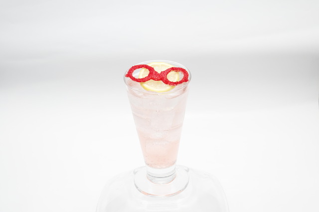 「エヴァンゲリオン×シン・仮面ライダー酒場」真希波・マリサワー（C）カラー（C）石森プロ・東映/2023「シン・仮面ライダー」製作委員会