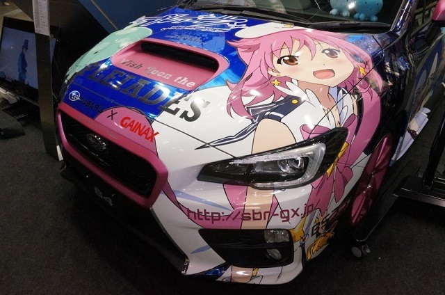 実物大テラフォーマーにスバル公式痛車も登場、立体推しのワーナーブース@AnimeJapan 2015