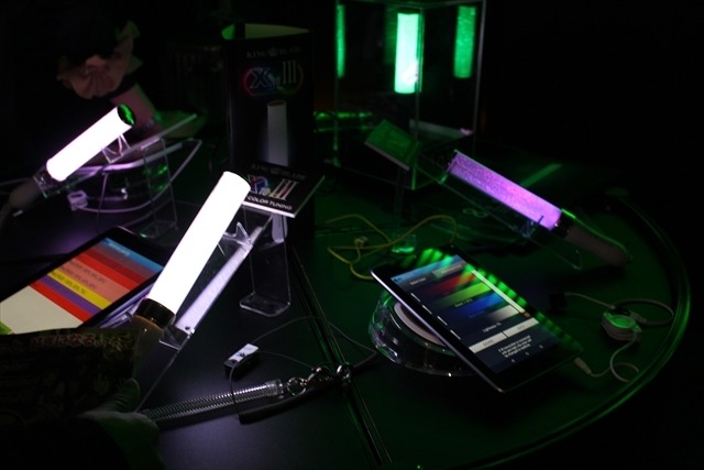 盛り上がるアニメライブ、その陰にはペンライトの進化あり KING BLADEがAnimeJapan 2015で公開