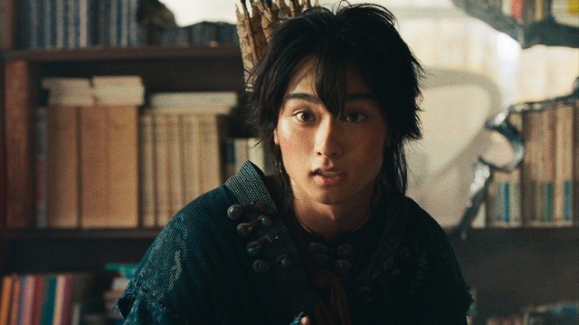 『ワンダーハッチ -空飛ぶ竜の島-』場面写真：タイム（奥平大兼）（C）2022 Disney