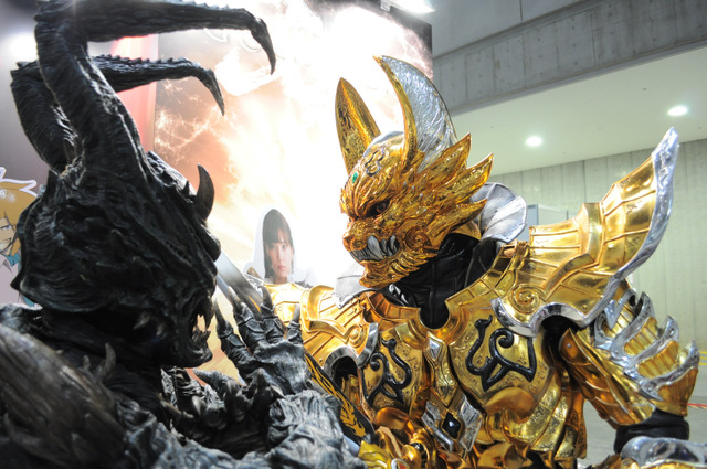 ホラーと戦う黄金騎士、大迫力の牙狼ブースに肉薄！＠AnimeJapan 2015