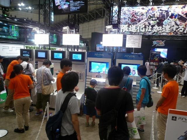 【キャラホビ2012】バンダイナムコは新作ゲームを多数展示 ― 『TIGER &amp; BUNNY』宣伝バスも登場