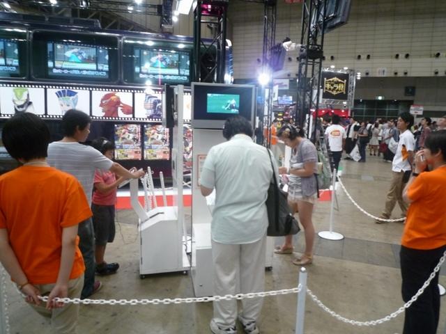 【キャラホビ2012】バンダイナムコは新作ゲームを多数展示 ― 『TIGER &amp; BUNNY』宣伝バスも登場