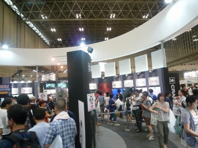 【キャラホビ2012】バンダイナムコは新作ゲームを多数展示 ― 『TIGER &amp; BUNNY』宣伝バスも登場