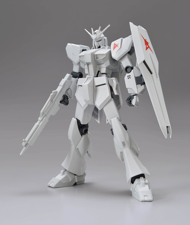 BANDAI SPIRITS「ENTRY GRADE 1/144 ガンダムベース限定 νガンダム[ペインティングモデル]」（C）創通・サンライズ