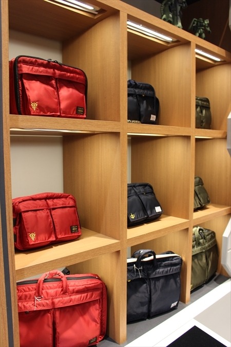 「ガンダム」伊勢丹に立つ　「STRICT-G」の商品が新宿で買える