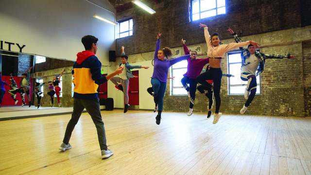 『ある日ディズニーで』 （C）2023 Disney