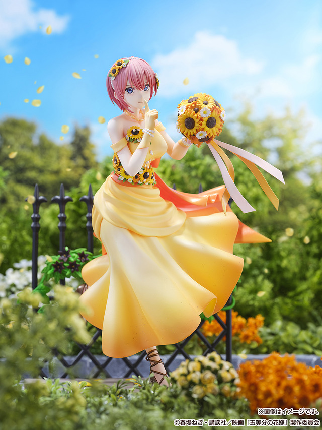 五等分の花嫁」中野一花をイメージカラー“黄”を基調にしたドレス姿で