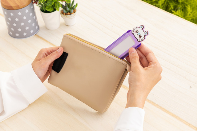 「ちいかわ スティックミラー」イメージ画像（C）nagano / chiikawa committee