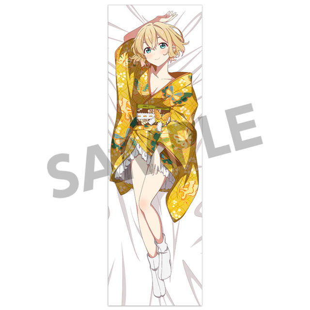 「彼女、お借りします 添い寝抱き枕カバー」各13,200円（税込）（C）宮島礼吏・講談社／「彼女、お借りします」製作委員会2022（R）KODANSHA