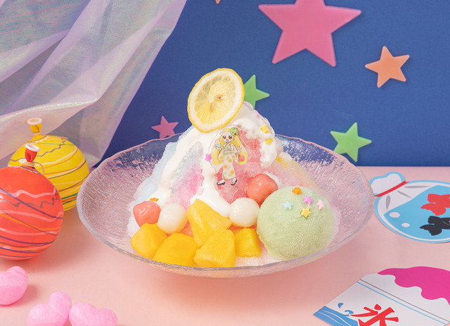 「おジャ魔女どれみドッカ～ン！カフェ 2023」よくばりハナちゃんのカラフルかき氷1,490 円（税込 1,639 円）（C）東映アニメーション