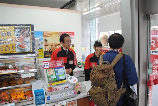 (C)佐藤順一・TYA/たまゆら～卒業写真～製作委員会