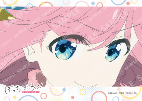 「ぼっちちゃん」の“あの部屋”が、リアルに再現できる！アニメ「ぼっち・ざ・ろっく！」の場面写ブロマイド第1弾がファミマにて取扱い開始