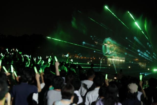 ニコ生内のプロデューサーコメントも掲載！『初音ミク -Project DIVA- f』発売記念前夜祭「夏の終わりの39祭り」レポ