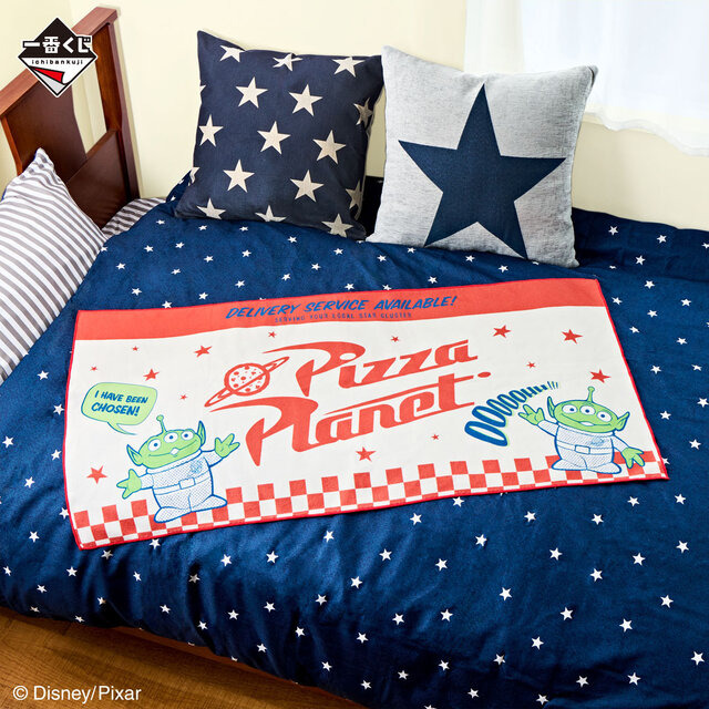 「トイストーリー」一番くじのアイテムがカラフルで可愛い！目玉のA賞「ウッディ」フィギュアは足裏の“名前入り”と、こだわりの造形