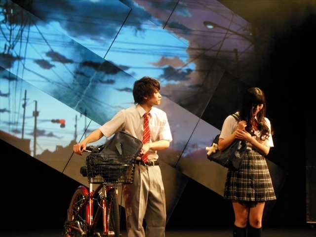 朗読×劇「ほしのこえ」時空で2人の想いが交錯、新しい試みにあふれる野心作