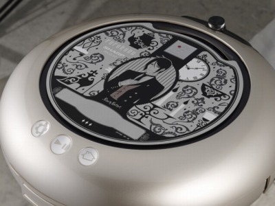 小野大輔の声で喋る掃除機が登場 「黒執事」のプレミアム家電