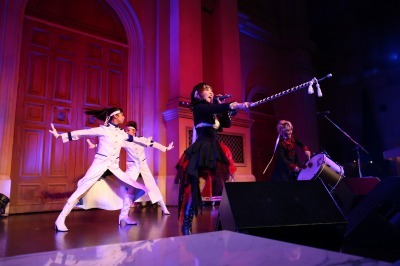 angela「シドニアの騎士」主題歌を熱唱　最新シングル発売記念イベントで