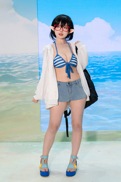 奥空アヤネ（水着）『ブルーアーカイブ』／粛雨（X：@Suyvvv_）