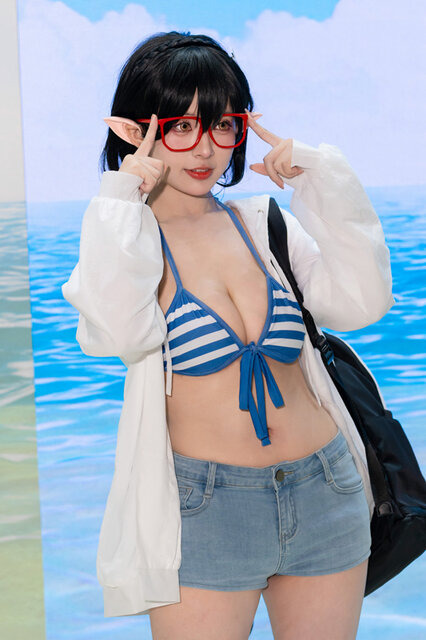 奥空アヤネ（水着）『ブルーアーカイブ』／粛雨（X：@Suyvvv_）