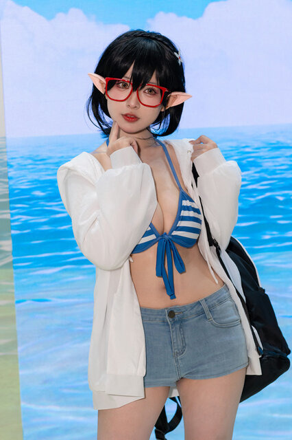 奥空アヤネ（水着）『ブルーアーカイブ』／粛雨（X：@Suyvvv_）